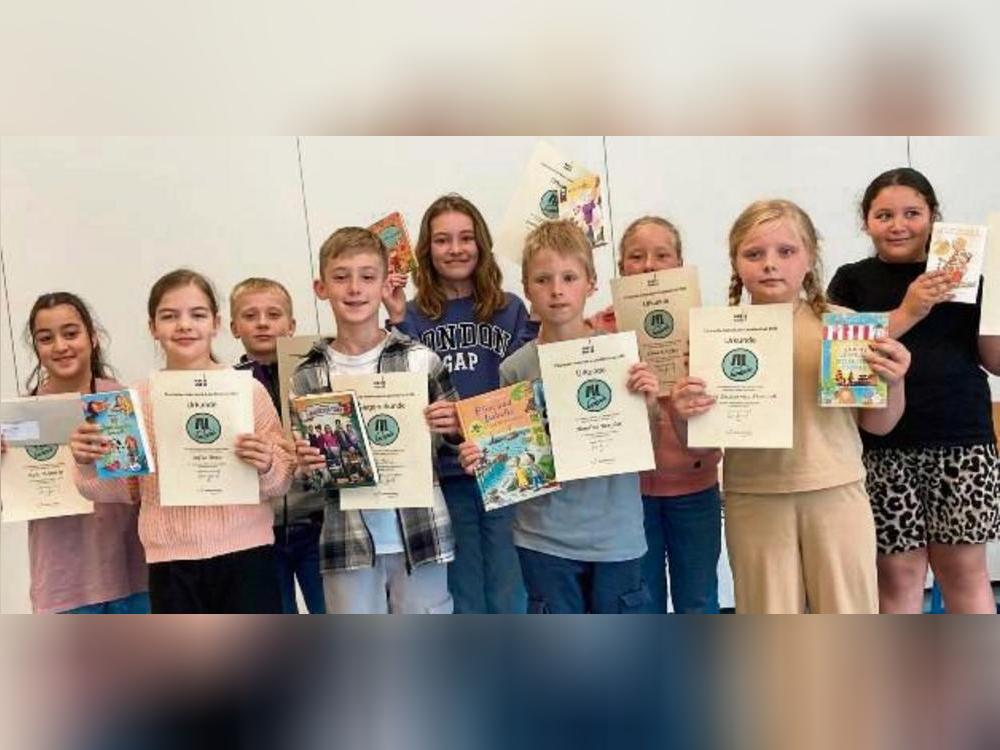 Teilgenommen am Vorentscheid in Benninghausen haben Ayla Altintop und Maxim Schröder von der Martinschule Cappel, Jolien Bauer und Olivia Leszczewicz-Fronczac von der Grundschule an der Pappelallee, Noah Matis und Sofia Tews von der Andersen-Schule sowie Hendrik Berglar und Franziska Pütter von der Grundschule Benninghausen.