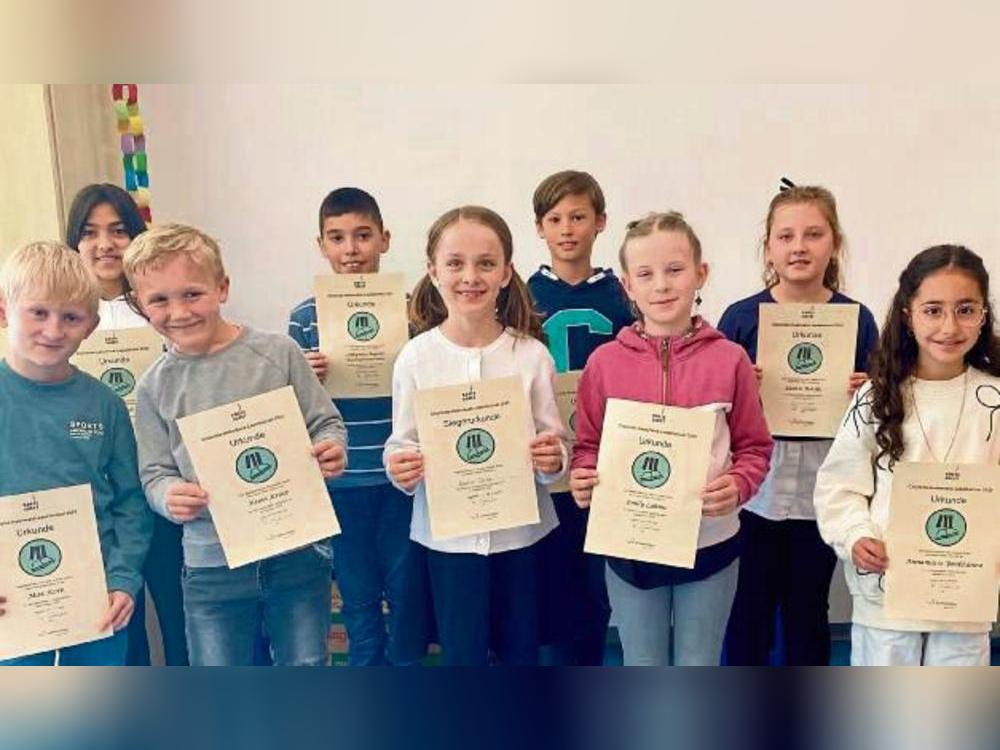 Richtig gute Vorleser: Neun Schülerinnen und Schüler nahmen beim Vorentscheid des Charlotte-Habersack-Lesefestivals in der Grundschule Im Kleefeld teil.