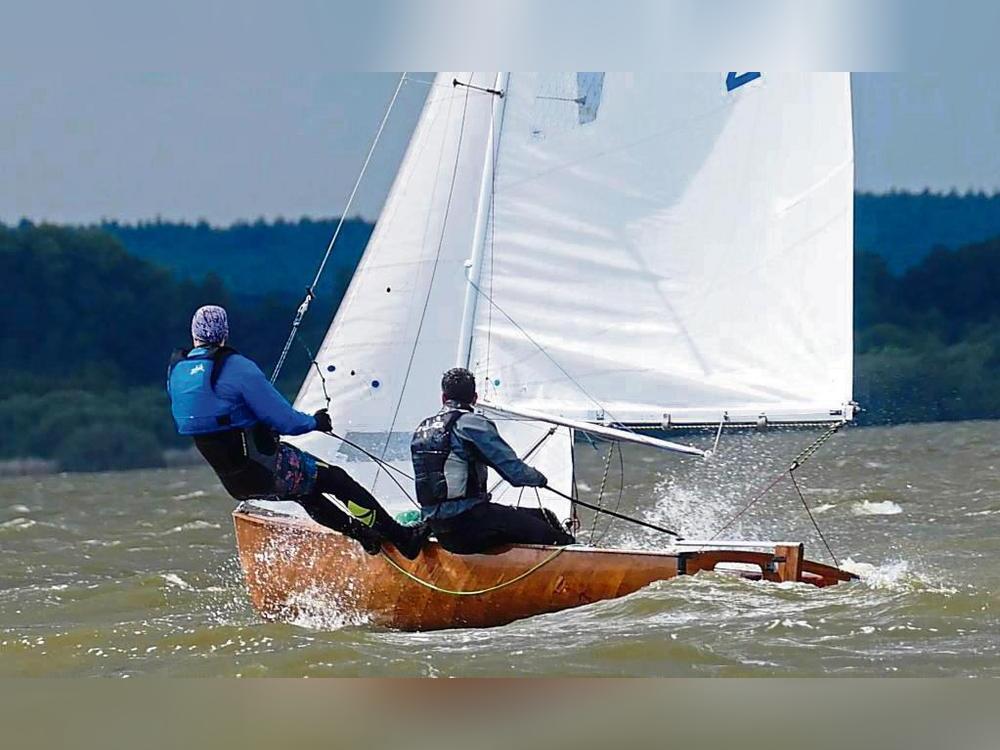 Kampf mit dem Wind: Daniel Kossack (l.) und Nils Kuhlmann während der Regatta.