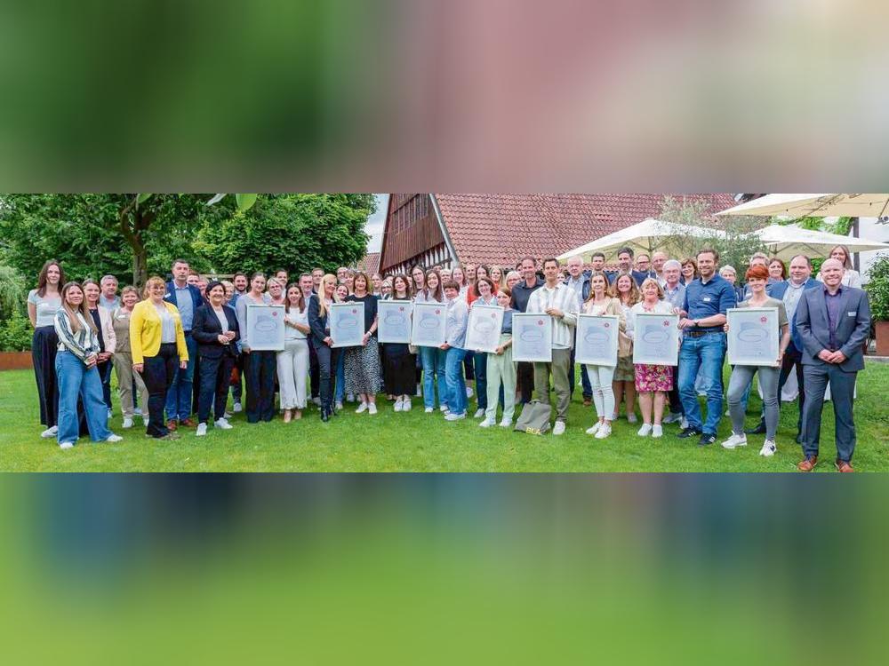 43 Unternehmen haben im Hülshoff das Siegel als „familienfreundliches Unternehmen im Kreis Soest“ erhalten. Foto: Vester