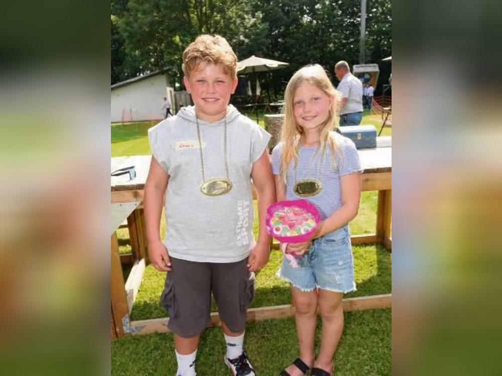 Emma Lips und Jonas Bolley regieren die Kinderschützen.