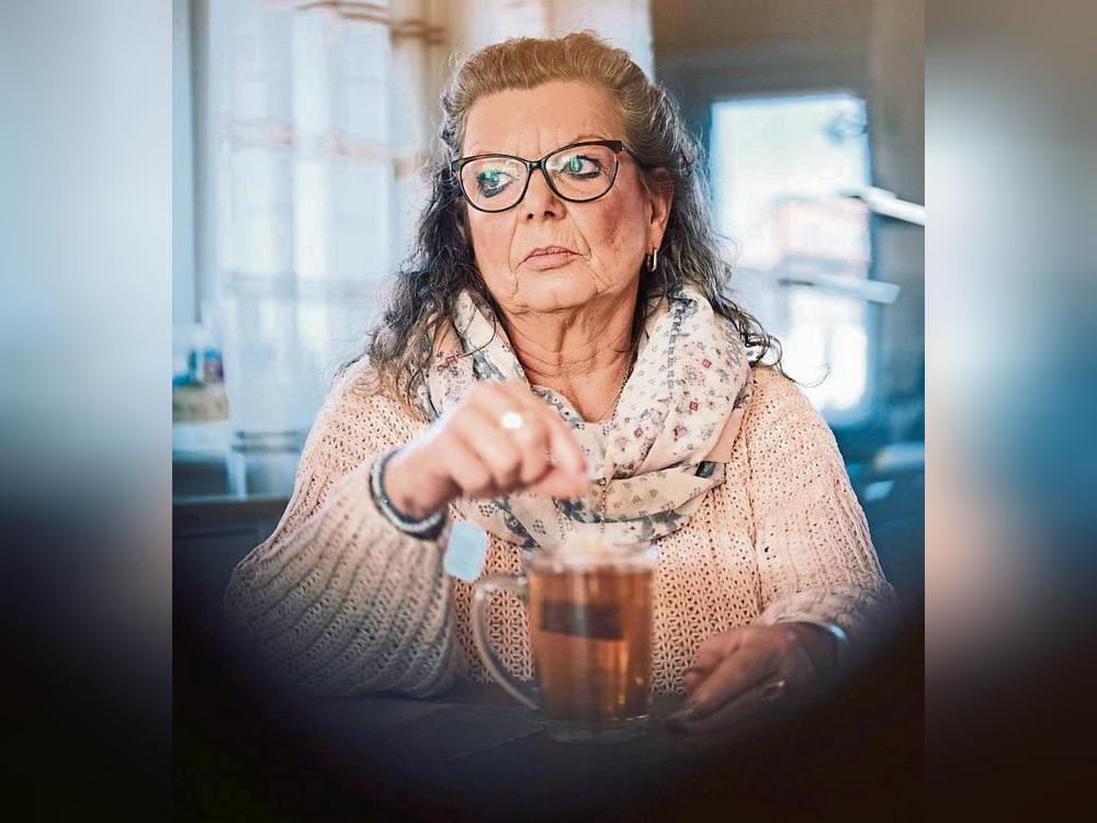 Anke Rasch berichtet, wie Einsamkeit sie krank machte – und wie sie heute zurück ins Leben findet. Die LWL-Klinik in Benninghausen begleitete sie dabei maßgeblich.