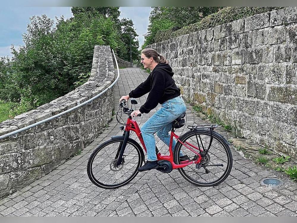 Mit dem E-Bike ist es heutzutage kein Problem mehr, die Rüthener Berge zu überwinden. Foto: Mirzayeva