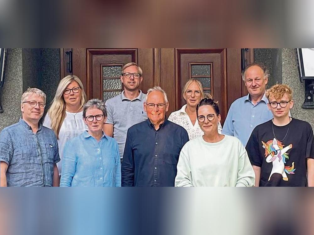 Der Vorstand ist sich einig, dass die alte Schule ein wichtiger Teil der Dorfgeschichte ist und wieder vernünftig und viel genutzt werden sollte.