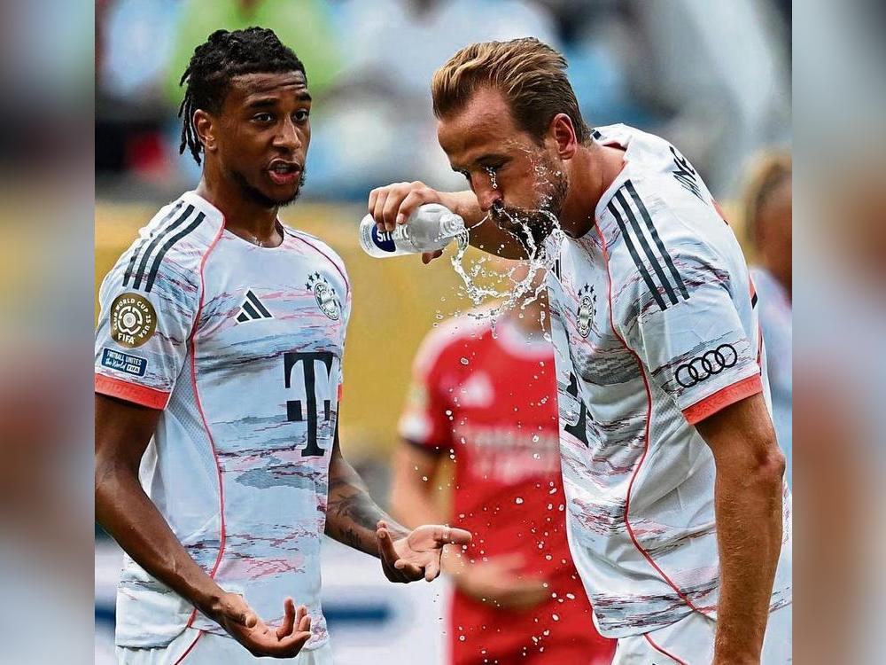 Eine ganz heiße Kiste, zumindest witterungstechnisch, ist die Klub-WM in den USA mit 32 Mannschaften von verschiedenen Kontinenten auch für Harry Kane (r.) und seinen Teamkollegen Michael Olise (l.) vom FC Bayern München. Foto: dpa