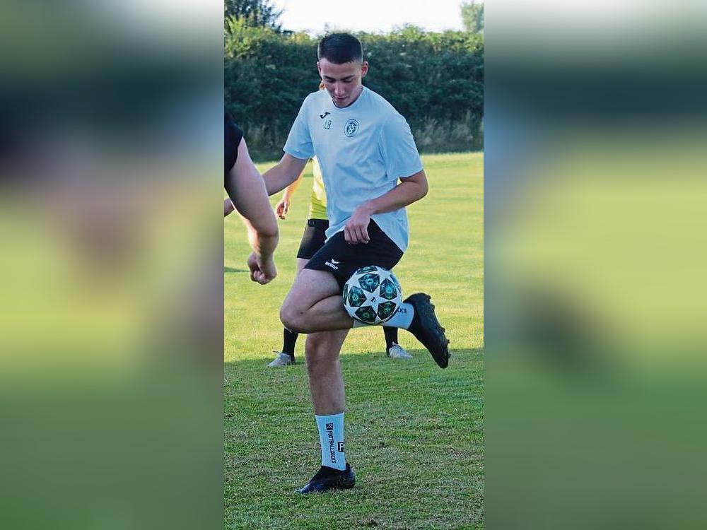 Auch SuS-Neuzugang Lukas Braun, der vom Hövelhofer SV nach Bad Westernkotten wechselte, wird am Sonntag erstmals für seinen neuen Verein auflaufen. Foto: Wiegand