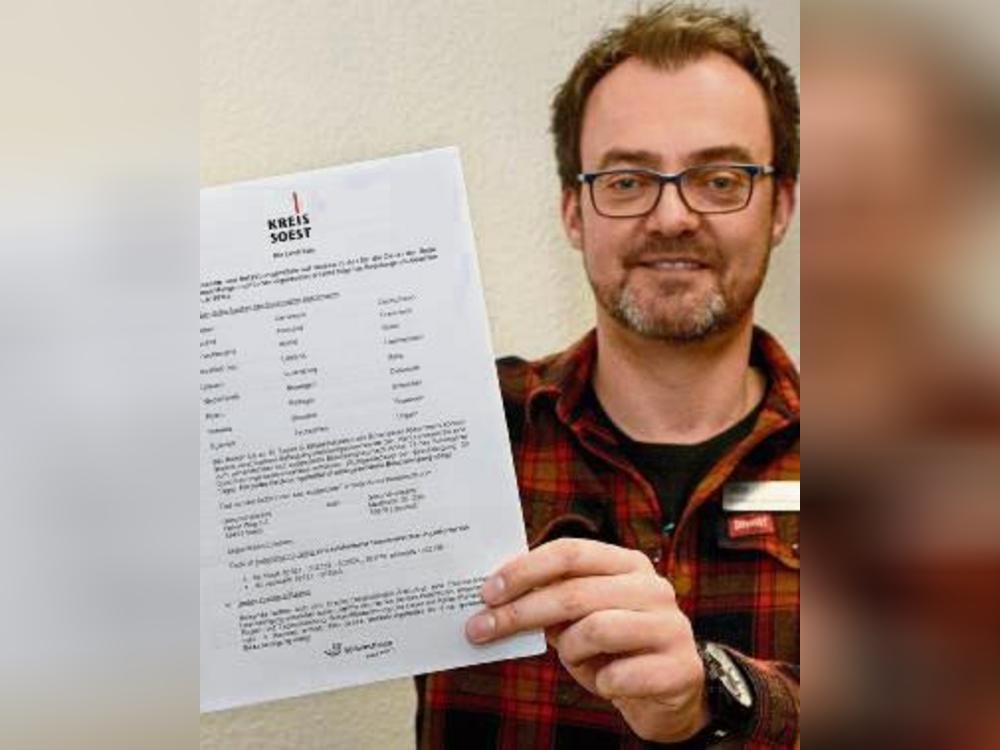Amtsapotheker Christian Stockebrand weist darauf hin, dass bei Reisen ins Ausland eine Bescheinigung für Medikamente notwendig sein kann. Foto: Kalle (Kreis Soest)