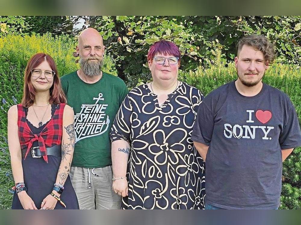 Anna Renning, Reiner Neuhaus, Julia Rüsing und Kevin Mühlfeld sind vier von 16 Kandidaten der Linken, die für den Erwitter Rat kandidieren.
