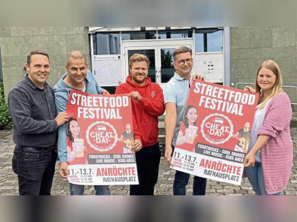 Haben das Event auf die Beine gestellt: v.l. Jens Becelewski (Gemeinde Anröchte), Marc Fox und Lars Nolte (beide Eventwerk) sowie Klaus Wallenborn und Alexandra Falkenau (beide Gemeinde Anröchte).