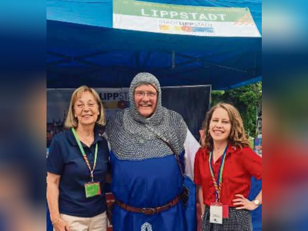 Werbung für Lippstadt (v.l.): Christine Zander, Graf Bernhard (Josef Vossebürger) und Lisa Weinrich.