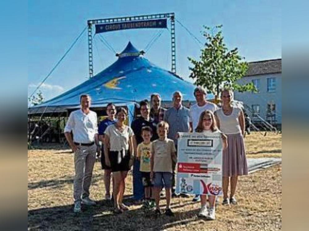 Gemeinsam mit den Sponsoren und Unterstützern erfüllten sich die Schüler der Friedrichschule ihren Traum vom Zirkusleben.