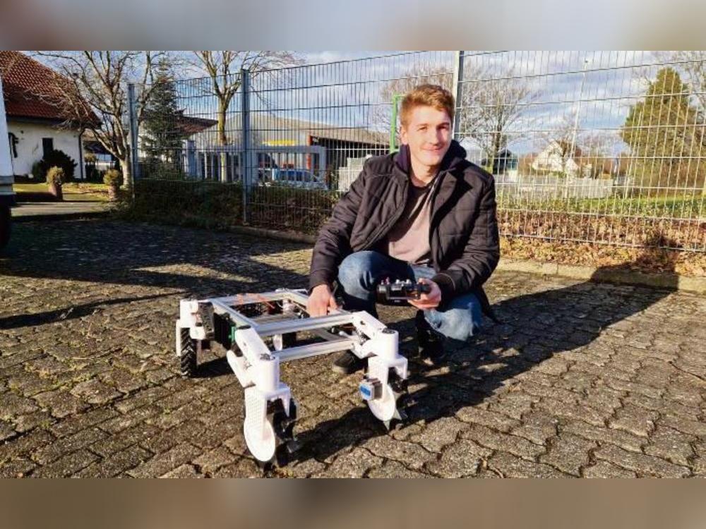 An der FH in Soest tüftelt Nils Hellmann an einem Müllsammelroboter.