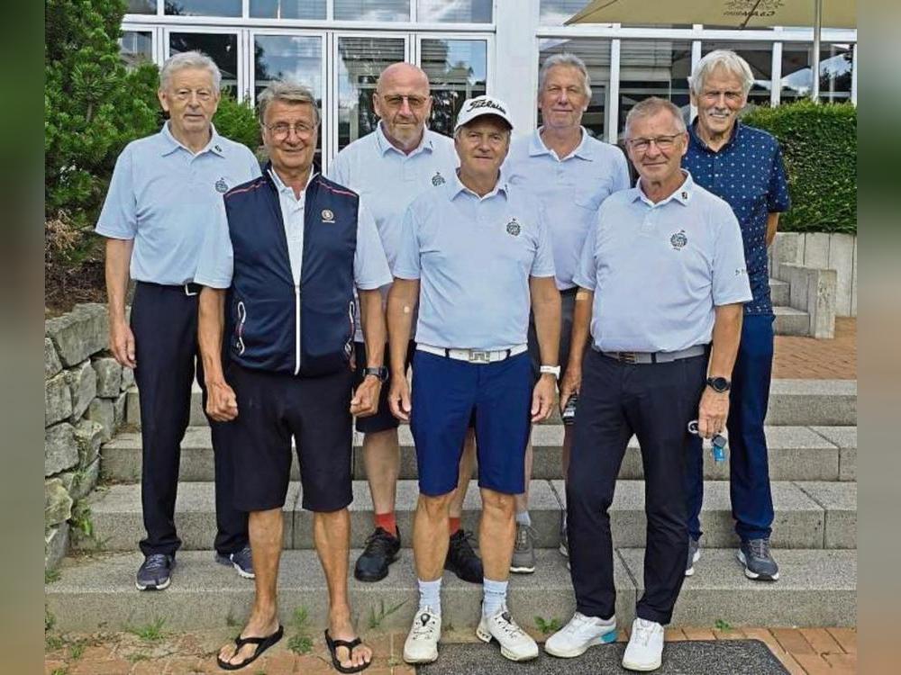Vorzeitiger Aufstieg: Die Herren 65 vom Golfclub Lippstadt spielen bislang eine tadellose Saison. Beim GC Paderborner Land erspielten sie sich den fünften Tagessieg.