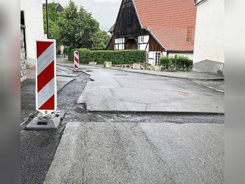 Für Fahrzeuge ein wahrer Hindernisparcours sind derzeit die Straßen in Drewer. Foto: A.Bsdurek