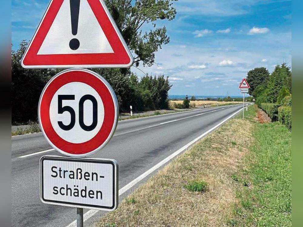 Die Schäden auf der Straße zwischen Oestereiden und Eikeloh sollen im August behoben werden. Dafür wird der Abschnitt voraussichtlich halbseitig gesperrt. Foto: Rückert