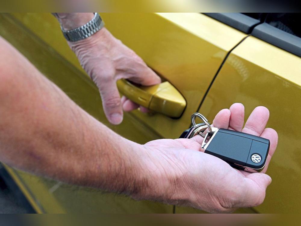 Keyless-System? In Bad Westernkotten ist jetzt in ein weiteres Auto eingebrochen worden. 