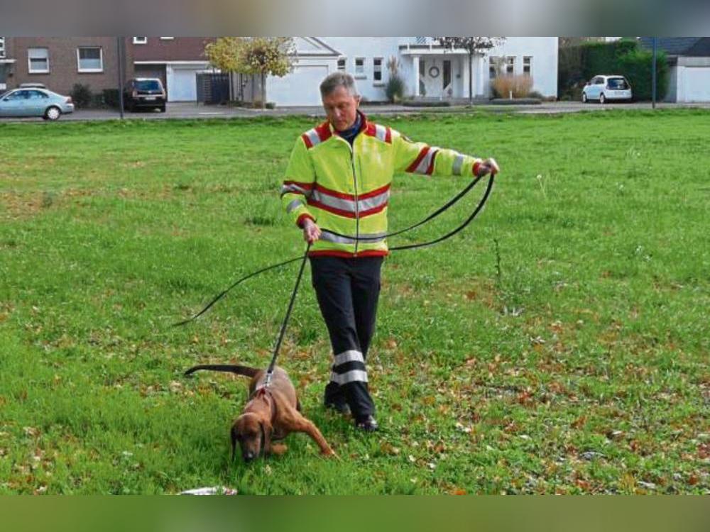 Die neu aufgebaute Suchhundestaffel der Feuerwehr Lippstadt mit vier Teams wird seit April eingesetzt. Foto: Feuerwehr