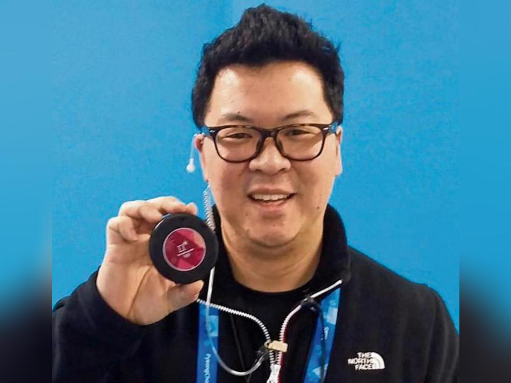 Martin Hyun hat als Eishockeyspieler und als Autor Karriere gemacht. Am 25. September liest er in Erwitte. Foto: dpa