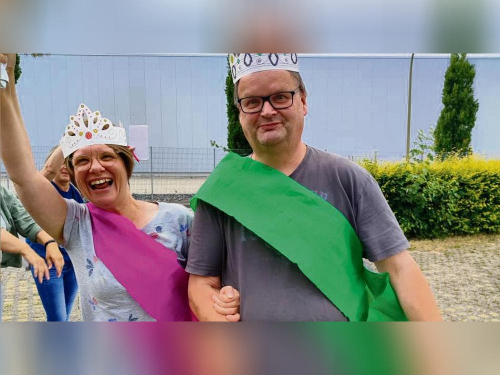 Königspaar des Arbeitskreises für Behinderte: Andreas Müchler und Helga Hentrey. Foto: Kloer