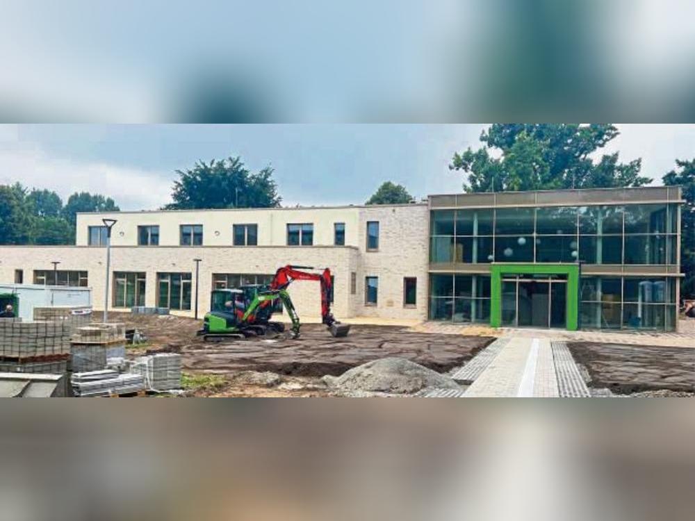 Hier wird fleißig gewerkelt: In vier Wochen bezieht die LWL-Pflegeschule ihr neues Domizil in Benninghausen.