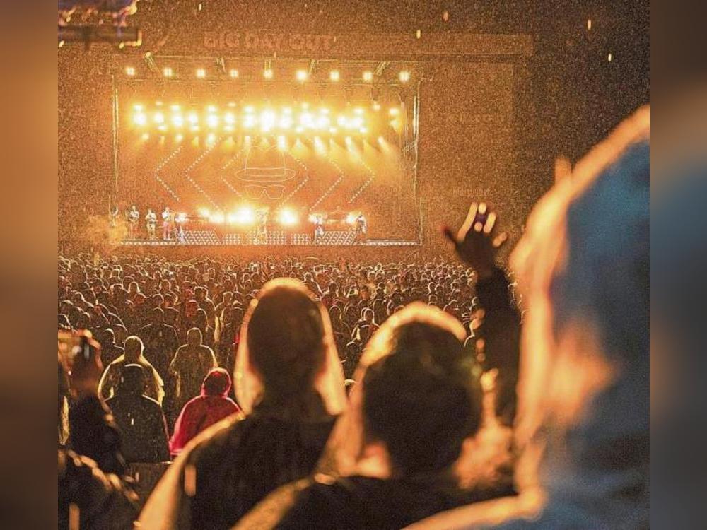 Tolle Shows, gigantisches Licht, viele Emotionen – das prägte die Konzerte. Foto: Rensinghoff