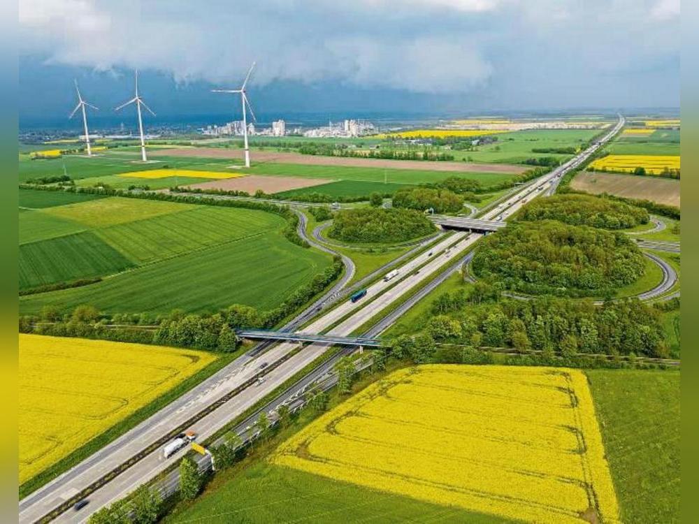 Der Kreis Soest hat in Sachen Infrastruktur viel zu bieten, bringt die PS aber zu schlecht auf die Straße. Foto: Eickhoff