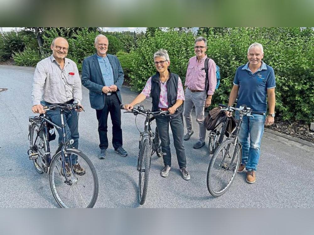 Die Kommunalwahl könnte mit Blick auf den Radverkehr zur Richtungsentscheidung werden – davon sind (v.l.) Dr. Joachim Nordkämper, Karl-Heinz Tiemann, Claudia Bachmann, Gerd Pokraka und Christian Ringel vom Fahrradnetzwerk überzeugt. Foto: Cegelski