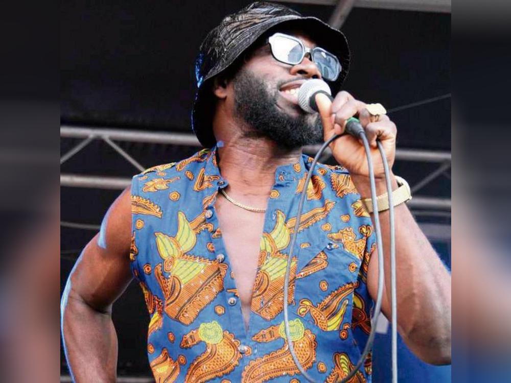 Der nigerianische Sänger und Rapper Rah räumte gemeinsam mit den Ruffcats ab. Fotos: Balzer