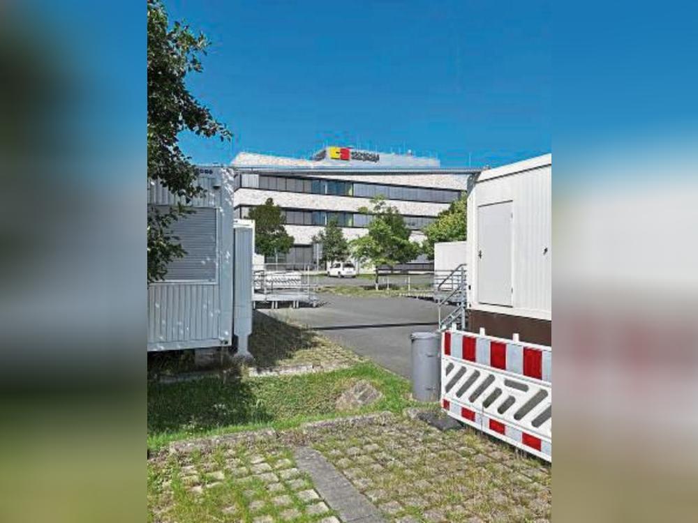 Nach dem Wasserschaden an der Hochschule lernen die Studenten weiter im Container. Foto: Cegelski