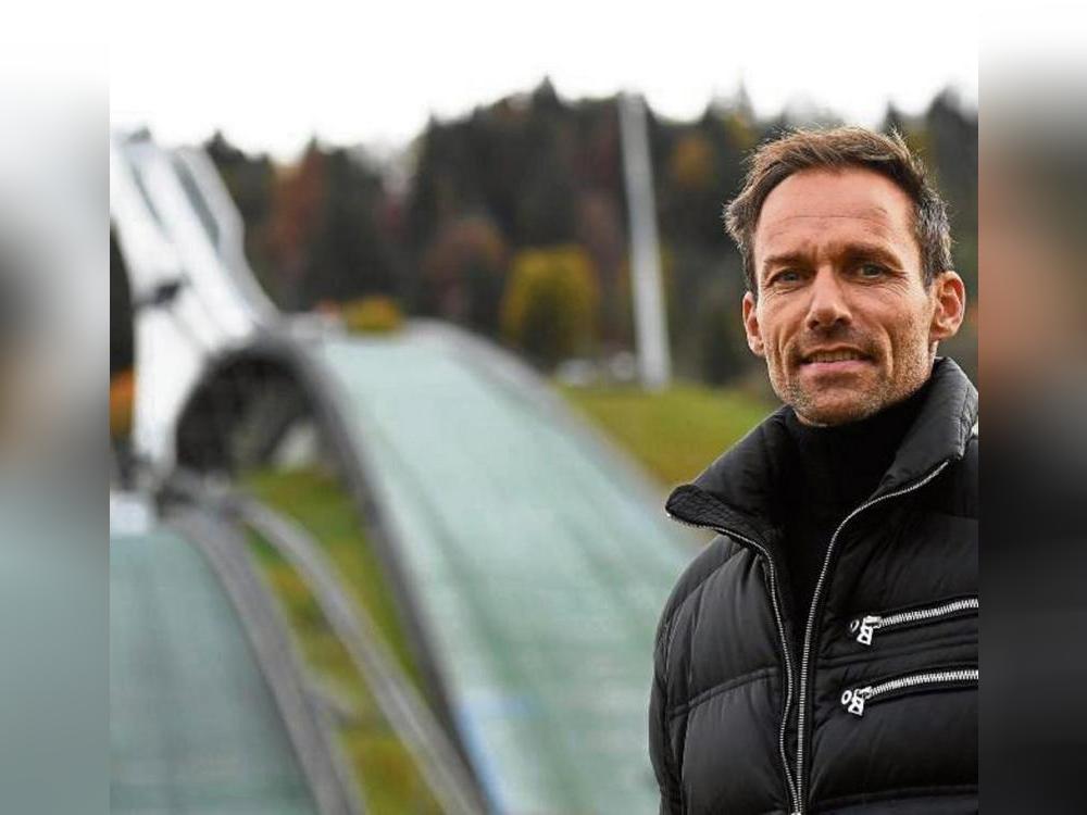 Vierschanzentournee-Gewinner Sven Hannawald gehört zu den vielen Promis, die am 1. September beim Benefizspiel in Lippstadt am Ball sein werden. Foto: dpa