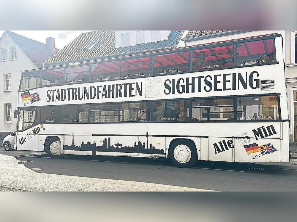 Früher Hop-on, hop-off in Berlin, jetzt Party in Lippstadt: Ein Cabrio-Doppeldecker-Bus soll künftig für Schützenausmärsche, Firmenfeiern, Junggesellenabschiede oder andere Events über die heimischen Straßen rollen.