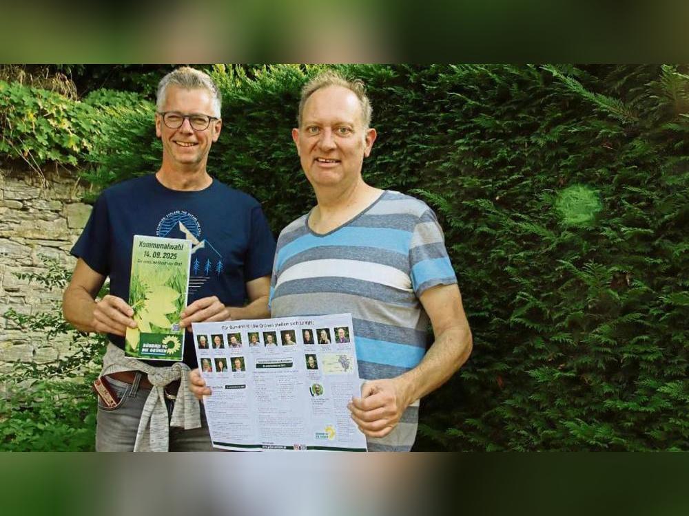 Wilfried Budde und Tom Borgelt (v.l.) stellten im Gespräch mit der Redaktion die Top-5-Themen der Anröchter Grünen vor. Foto: Meschede