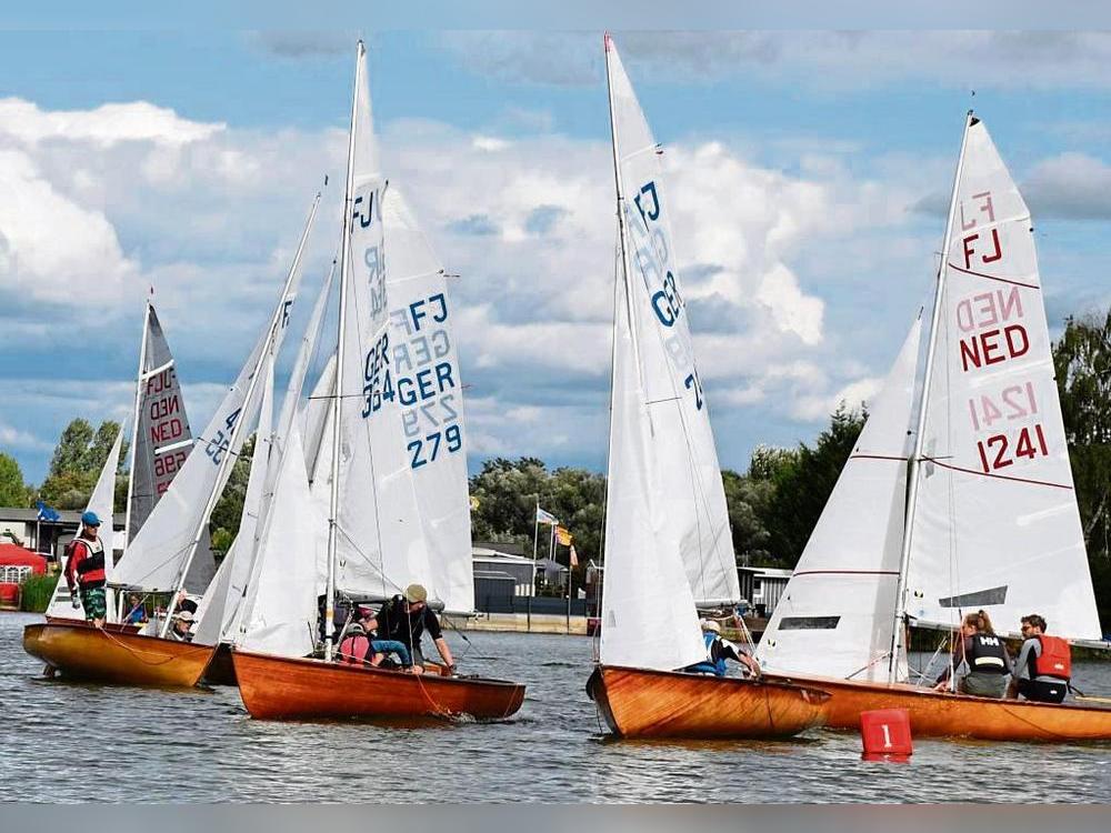 21 Teams sorgten bei den Lippstädter Segeltagen für Hochbetrieb auf dem Margaretensee. Auch fünf Mannschaften aus den Niederlanden mischten bei der Regatta mit.