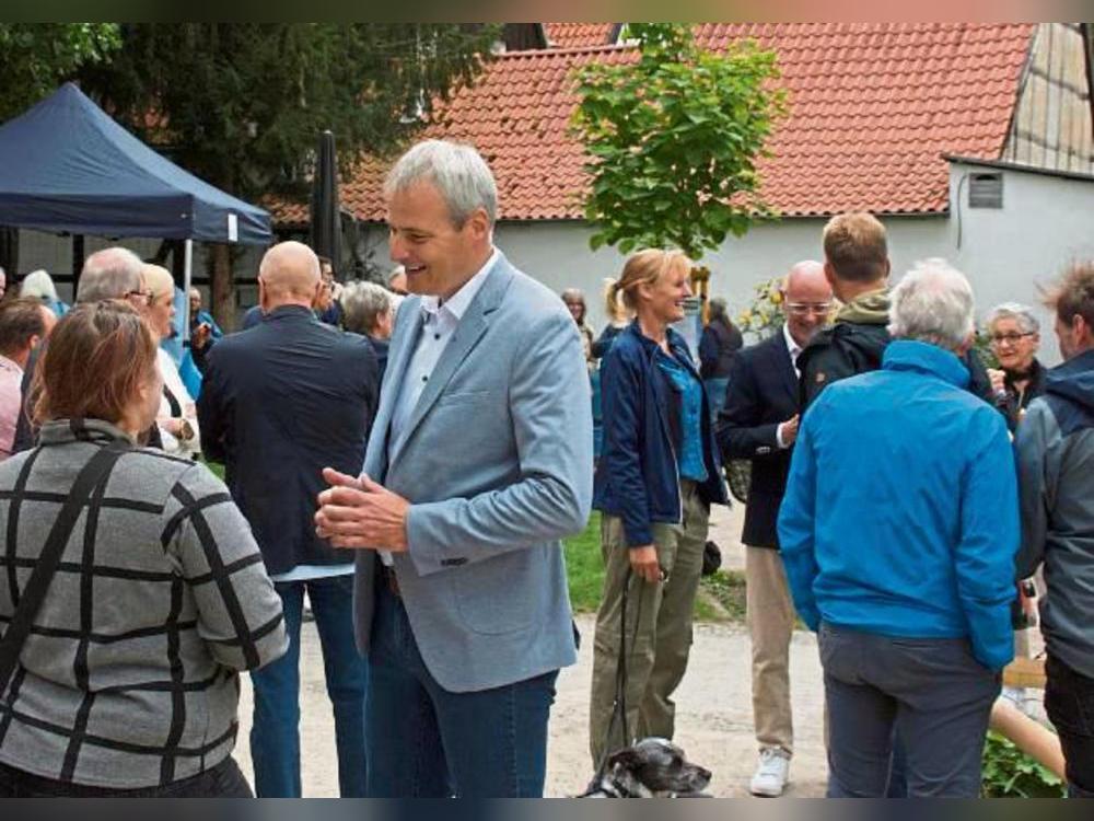 Beim „Talk im Park“ diskutierten Lippstädter jetzt mit dem parteilosen Bürgermeisterkandidaten Alexander Tschense.