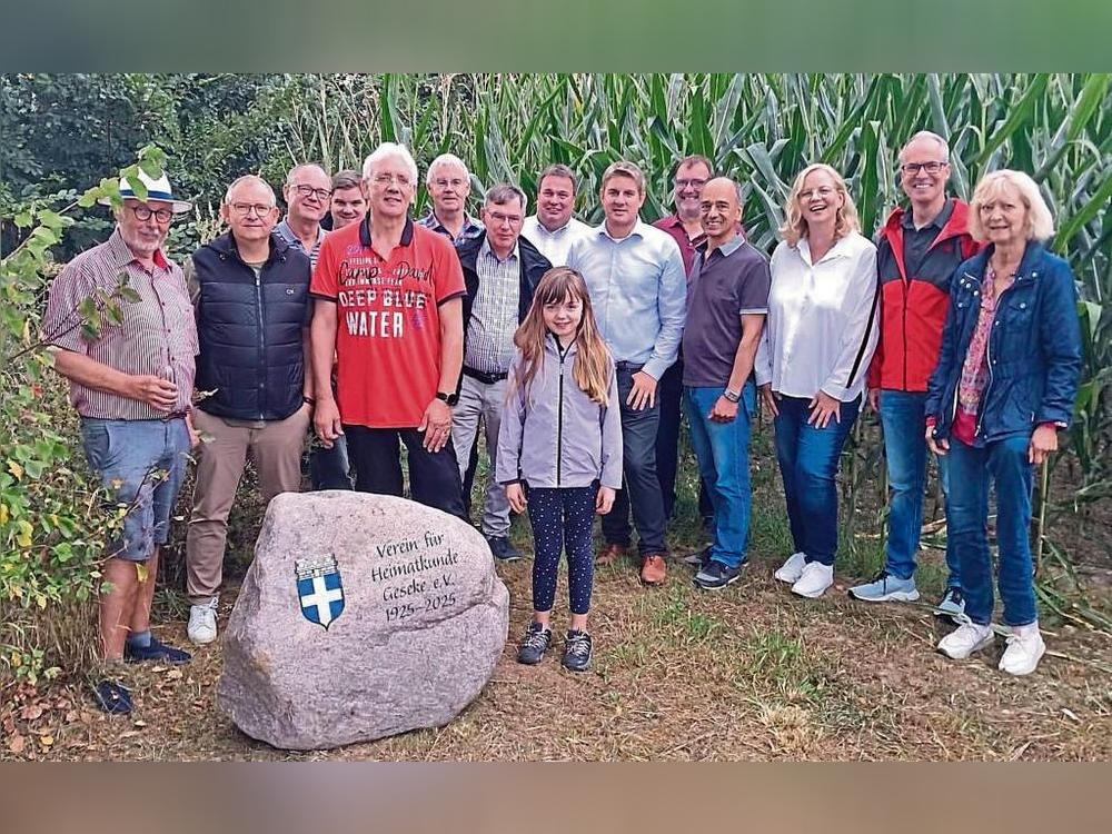 Der neue Schnadstein ist schon gesetzt worden, am Samstag wird er eingeweiht.
