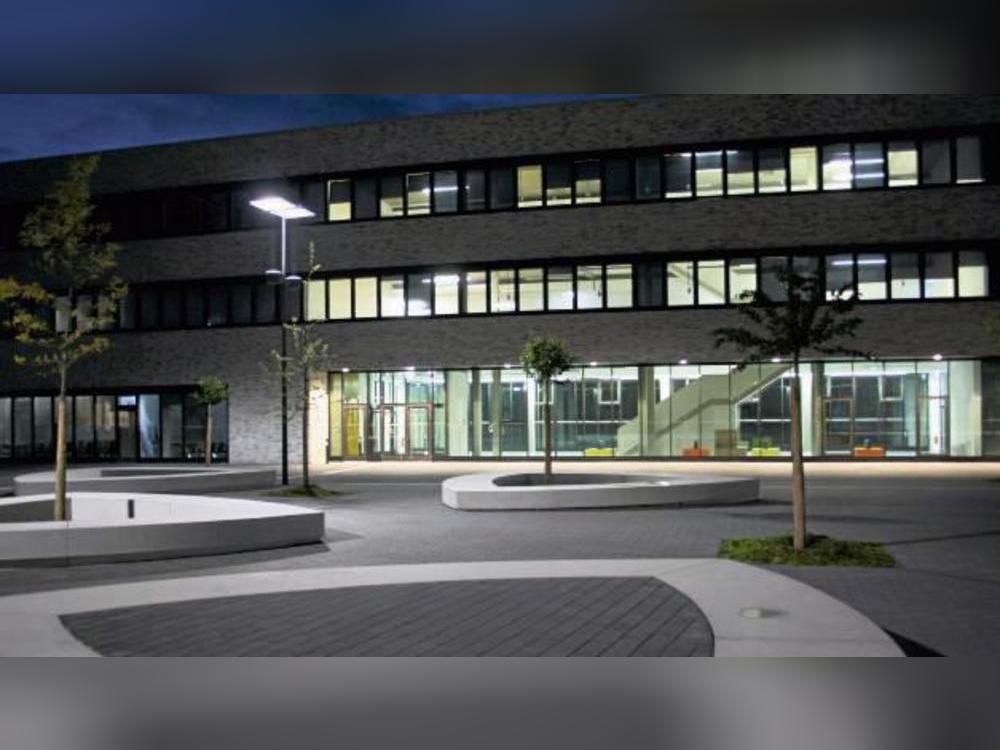 Das Licht geht nicht aus, aber die HSHL – mit 2100 Studenten in Lippstadt – organisiert sich neu. Foto: Archiv