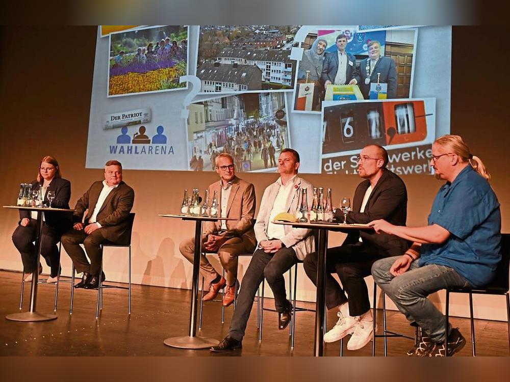 In der Patriot-Wahlarena diskutierte Amtsinhaber Arne Moritz (2.v.l.) mit seinen Herausforderern (v.l.): Elisabeth Körner (Grüne), Alexander Tschense (parteilos), Jan Böttcher (BG), Torben Terwey (FDP/DCL) und Michael Bruns (Linke). Fotos. Tuschen