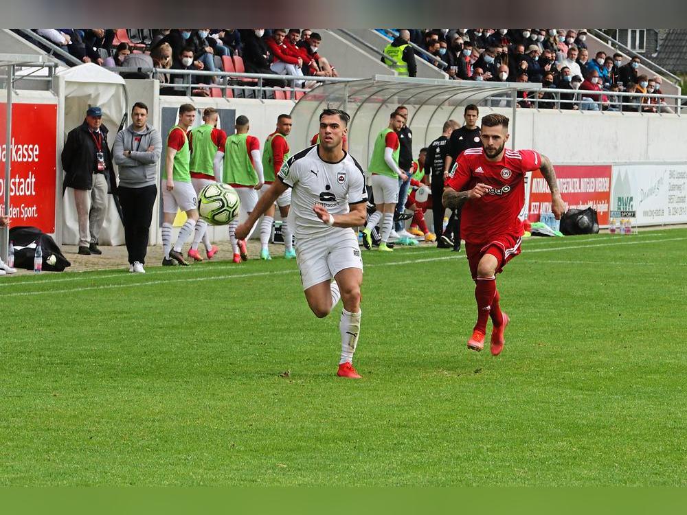 Geballte Erfahrung für den SV Lippstadt: Cinar Sansar (l., zuletzt vereinslos) hat weit über 100 Regionalliga-Spiele bestritten. Der 30-Jährige kam 2020 vom SC Verl zum SV Lippstadt und kehrt nun zurück an den Bruchbaum. Archivfoto: Lütkehaus