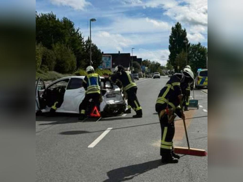 Die Unfallstelle wurde von der Feuerwehr Geseke gesichert und gesäubert. Foto: Feuerwehr Geseke