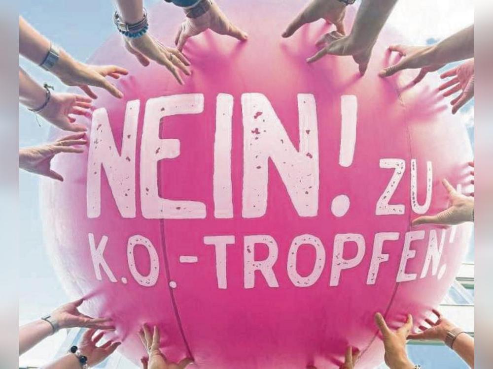Partybälle mit der Aufschrift „Nein! Zu K.-o.-Tropfen“, die die Gleichstellungsbeauftragten mit zur KFS-Party am Freitag nehmen, sollen daran erinnern, aufzupassen und genau hinzuschauen.