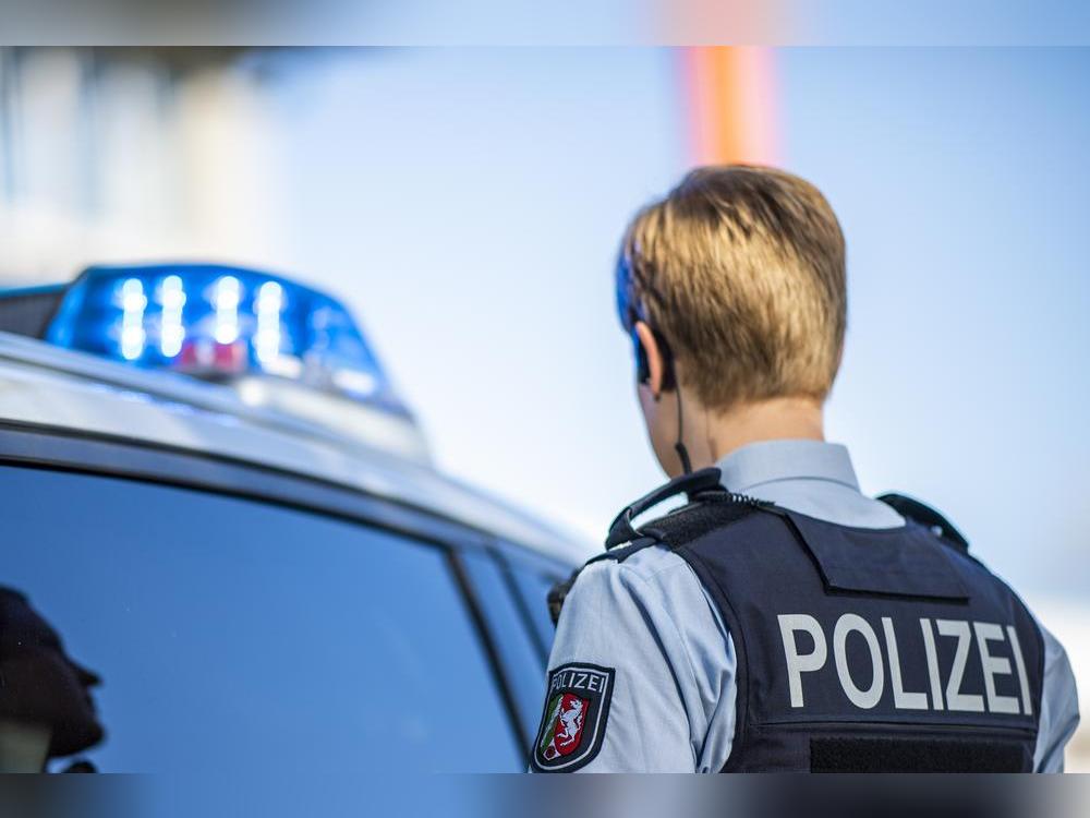 Ein spektakulärer Crash hat am Freitag in Möhnesee die Polizei auf den Plan gerufen. Foto: dpa