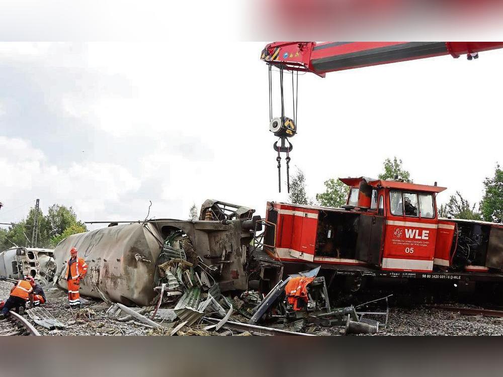 Die Aufräumarbeiten nach dem Geseker Zugunglück kamen recht schnell voran. Nur die abschließende Aufklärung der Unfall-Umstände lässt auch zwei Jahre danach noch auf sich warten. Archivfoto: Ulrike Dietz