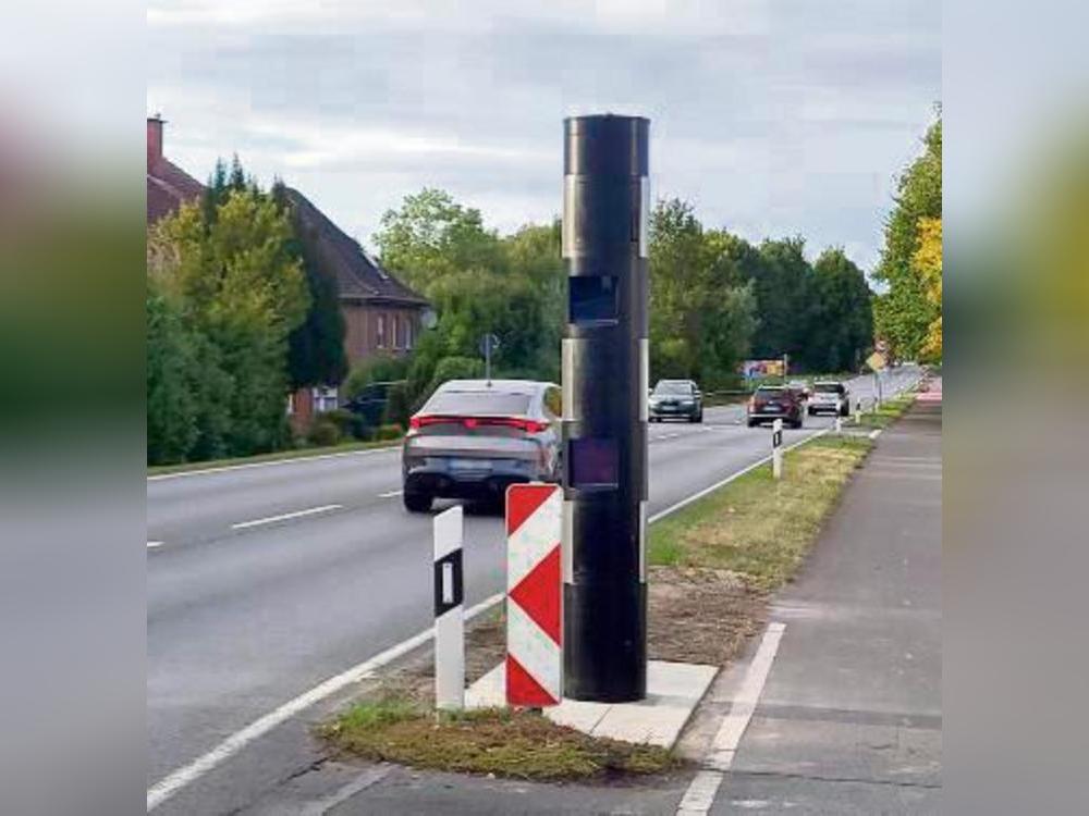 An der B55 in Langenberg ist die Radarfalle erneuert worden. Foto: Schwade