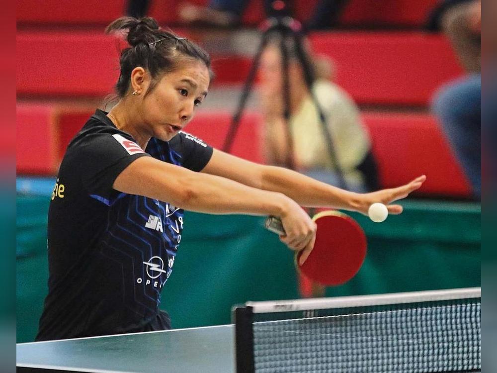 Haderte mehrfach mit sich, weil ihr viele Flüchtigkeitsfehler unterliefen: Dennoch war Loan Le zur Stelle, als sie gebraucht wurde. Am Ende holten die TTK-Damen einen 0:2-Rückstand auf und ergatterten immerhin einen Zähler. Foto: Thorsten Heinke