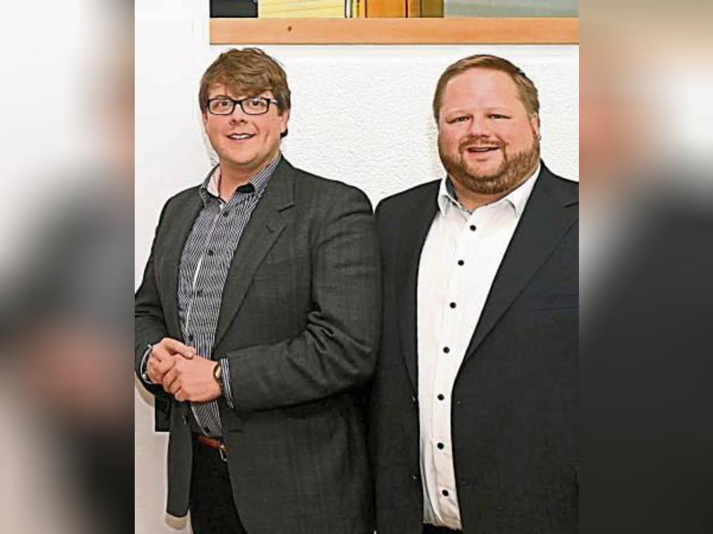 Zwischen Dr. Bastian Weber (SPD, l.) und Heinrich Frieling (CDU, r.) haben die Bürger die Wahl. Foto: Peter Dahm
