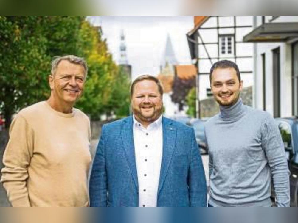 Christof Rasche (l.) und Fabian Griewel (r.) unterstützen Heinrich Frieling in der Stichwahl. Foto: Daniel Schröder