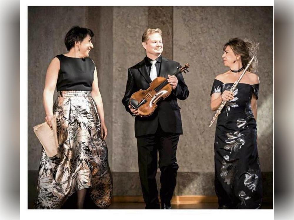 Das Trio Lobkowitz Wien mit Srebra Gelleva am Klavier, Robert Bauerstatter an der Viola und Wally Hase an der Flöte (v.l.).