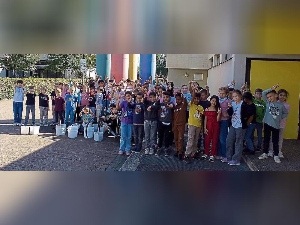 Am World Cleanup Day stand An der Pappelallee Müllsammeln auf dem Stundenplan.