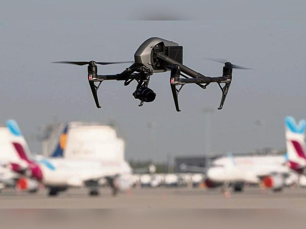 Nach zahlreichen Drohnensichtungen an Flughäfen auch in Deutschland: Auch am PAD steht man kontinuierlich im Austausch mit den Behörden. Symbolfoto: DPA