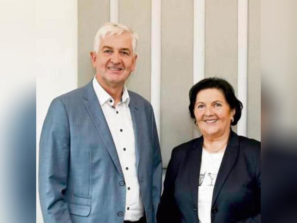 Dank und Anerkennung: Martin Steinmeier wurde von Landrätin Eva Irrgang verabschiedet. Foto: Birgit Kalle/ Kreis Soest